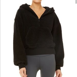 Alo Streetside white Sherpa pullover size XS